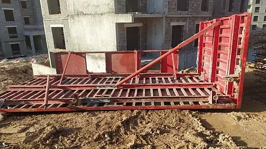 2 ton kalıbın altında kaldı ölmedi hayata tutundu
