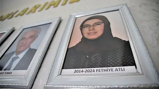 28 Şubat mağduru, Türkiye'nin ilk başörtülü başkanı, iki dönemdir hizmet ediyor