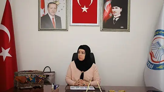 28 Şubat mağduru, Türkiye'nin ilk başörtülü başkanı, iki dönemdir hizmet ediyor