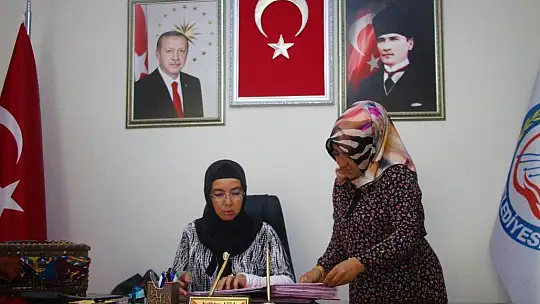 28 Şubat mağduru yaşadıklarını anlatırken gözyaşlarına boğuldu