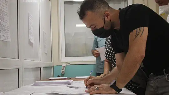 280 bin doz aşı yapılan Elazığ'da 25 yaş üstü vatandaşlar aşı olmaya başladı