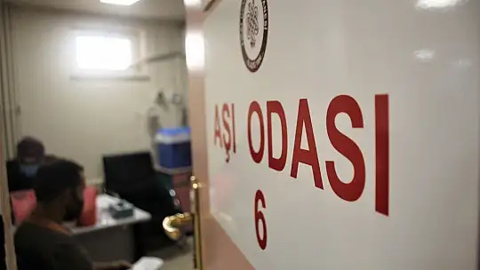 280 bin doz aşı yapılan Elazığ'da 25 yaş üstü vatandaşlar aşı olmaya başladı