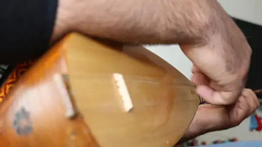 3 bin yıllık geleneği 100 yıllık Ruzba sazıyla sürdürüyor