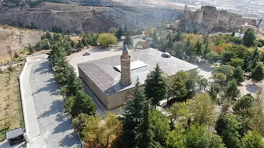 4 büyük deprem gören 5 bin yıllık tarihi mahalle dimdik ayakta