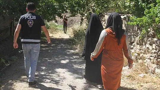 4 gün önce kayıp olmuştu, dut yiyerek hayatta kaldı