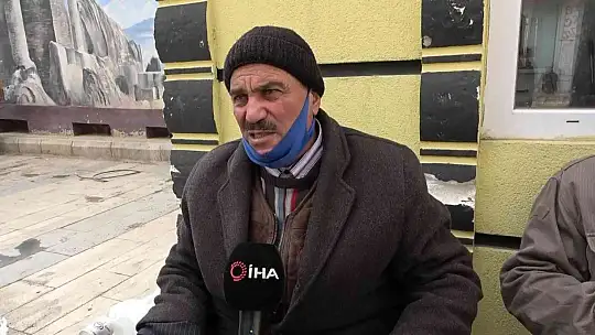 45 Yıldır ayakkabı boyuyor
