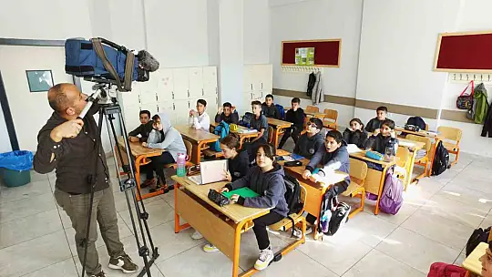 5 bin depremzede öğrenci 'Benim Hikayem Projesi' ile kamerayla tanıştı