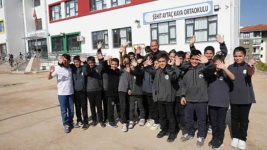 5 bin depremzede öğrenci 'Benim Hikayem Projesi' ile kamerayla tanıştı