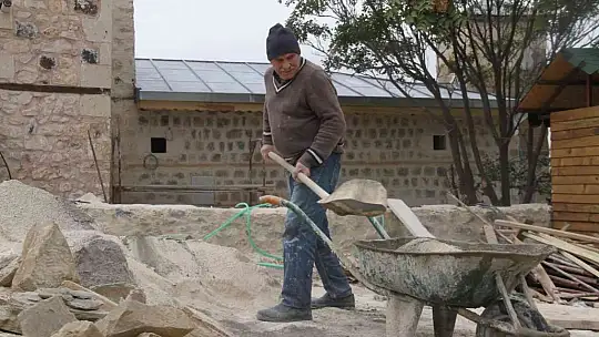515 yıllık tarihi Ahmet Bey Camisinde restorasyon çalışmaları sürüyor