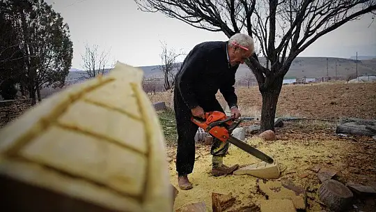Saz Teknesi Yapıp Fransa'ya Bile Satıyor