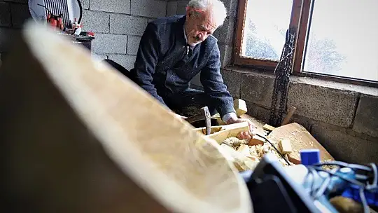 Saz Teknesi Yapıp Fransa'ya Bile Satıyor