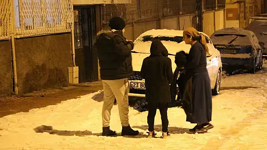 7.4'lük depremi hisseden Elazığlılar korku dolu anları anlattı