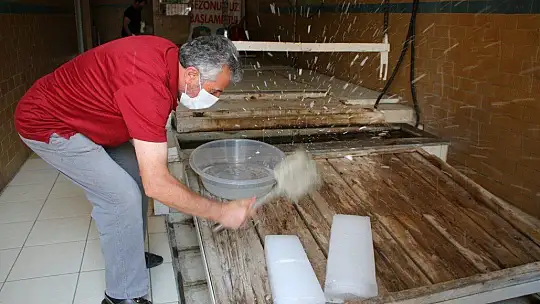 76 yıldır buz satarak para kazanıyorlar