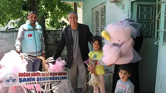 8 yaşındaki kız sosyal medyadan istedi, Belediye Başkanı yerine getirdi