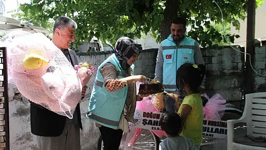 8 yaşındaki kız sosyal medyadan istedi, Belediye Başkanı yerine getirdi