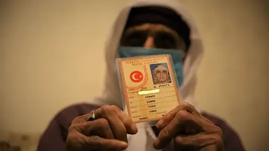 102 Yaşında Covid-19'u Evinde Yendi