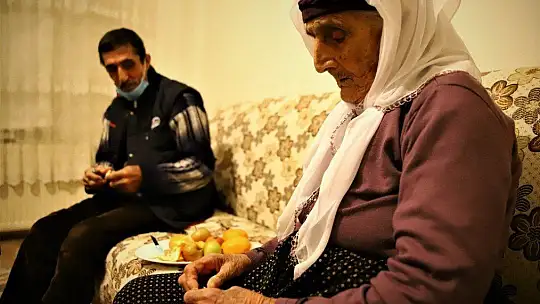 102 Yaşında Covid-19'u Evinde Yendi