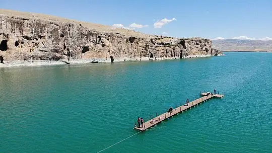 9 milyon yıllık kanyonlar için iskeleler çekilerek, kuruldu