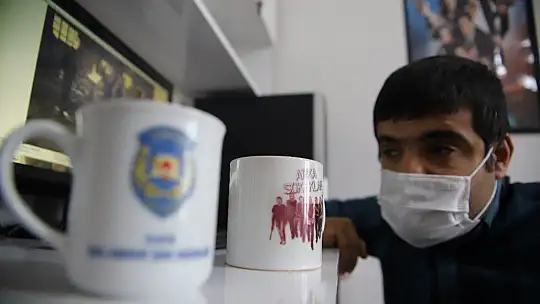 Abdullah'ın yok böyle bir hayranlık dedirten polislik ve dizi aşkı