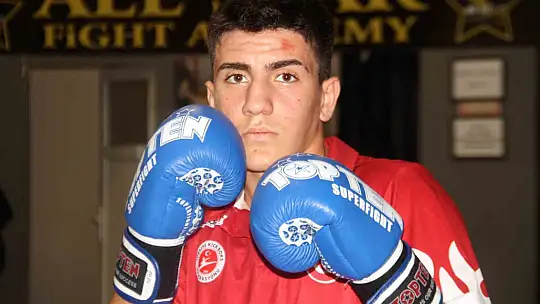Abi-kardeş, sırt sırta vererek kick boksta şampiyonalara hazırlanıyor