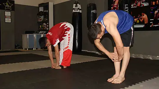 Abi-kardeş, sırt sırta vererek kick boksta şampiyonalara hazırlanıyor