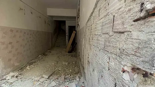 Ağır hasarlı binada ekipleri harekete geçiren anons: İntihar girişimi için gittiler gerçek bambaşka çıktı