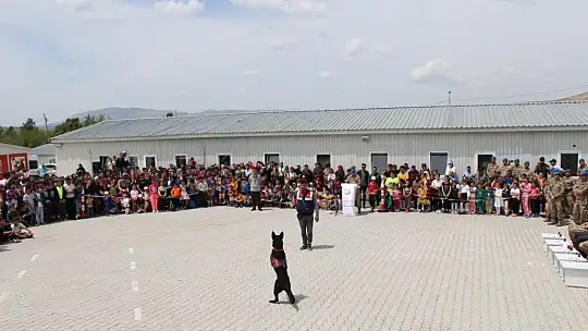 Ahıska Türklerine özel ziyaret: Komandolar teşekkür etti
