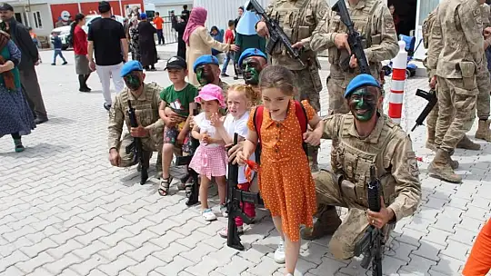 Ahıska Türklerine özel ziyaret: Komandolar teşekkür etti