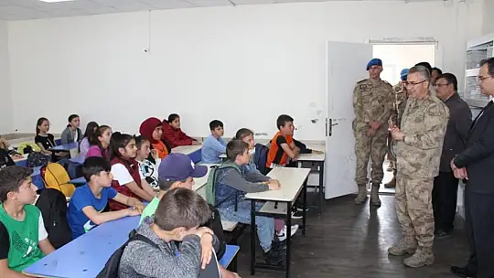 Ahıska Türklerine özel ziyaret: Komandolar teşekkür etti