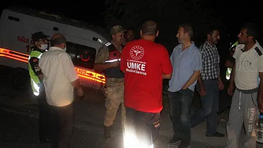 Ambulans ile pikap çarpıştı: 5 yaralı