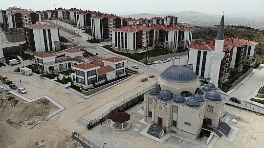 Anahtarlarını alan depremzedeler: 'Evler harika'
