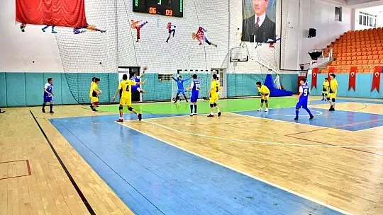 Analig hentbol grup müsabakaları Elazığ'da