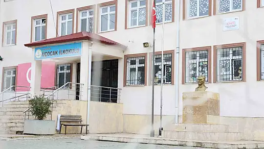 Arama motorunda gördü: Belediye başkanı okula 'Messi' isminin verilmesi için harekete geçti