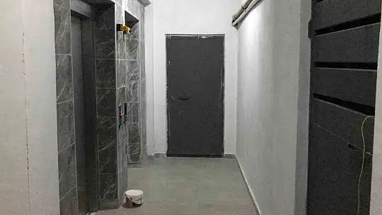 Asansörle birlikte zemine çakılan çocuk yaralandı