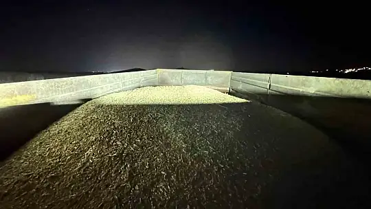 Aşırı sıcaklar çiftçilere gece mesai yaptırıyor
