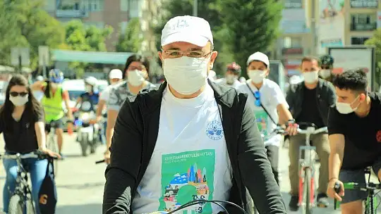 Avrupa Hareketlilik Haftası kapsamında vali ve başkan pedal çevirdi