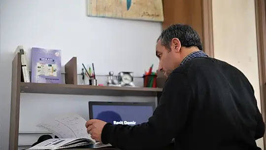 Azmin adı: 'Reşit öğretmen'