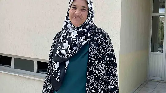 Azmin başarısı: İlk, orta ve lise eğitimini dışarıdan tamamladı, 70 yaşında üniversiteli oldu