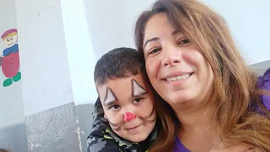 Azmin ismi Yeşim öğretmen..