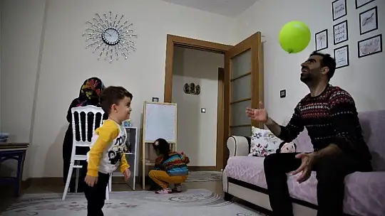 Baba okutmadı, azmi ve kocasının desteğiyle üniversiteli oldu