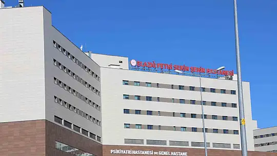 Bağırsak hastalığı nedeniyle yaşama ihtimali düşük olan 6 aylık bebek, ameliyatla sağlığına kavuştu