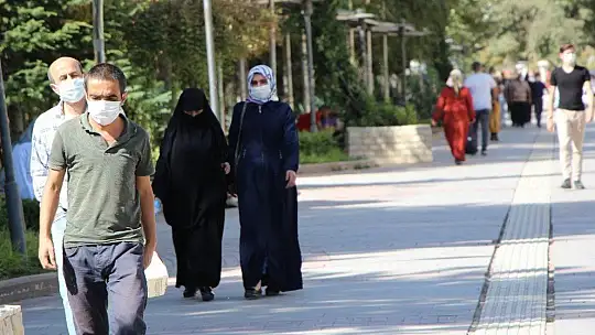 Bakan Koca uyardı, Elazığ'da maske kullanımı yüzde 100'e ulaştı
