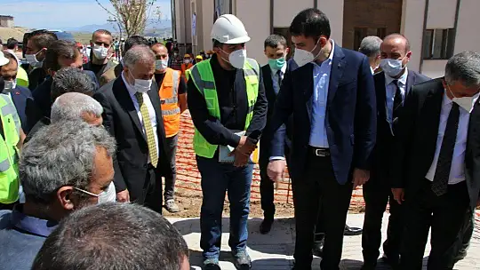 Bakan Kurum: 'Elazığ'da 23 bin konut yapıyoruz, biten konut sayısı 11 bini aştı'