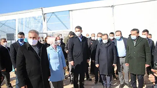 Bakan Kurum, Deprem Konutlarını İnceledi