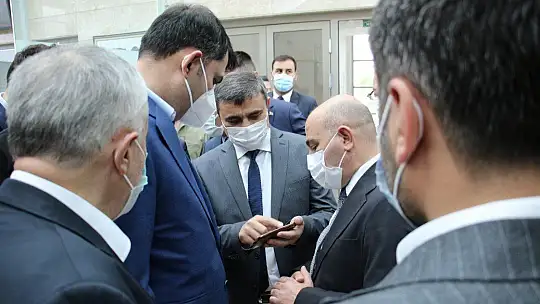 Bakan Kurum, Elazığ'dan Tunceli'ye geçti