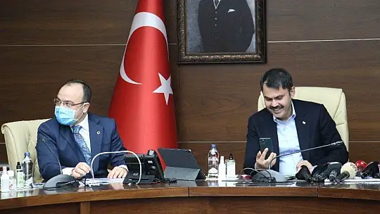 Bakan Kurum, öğretmeni ile görüntülü görüştü