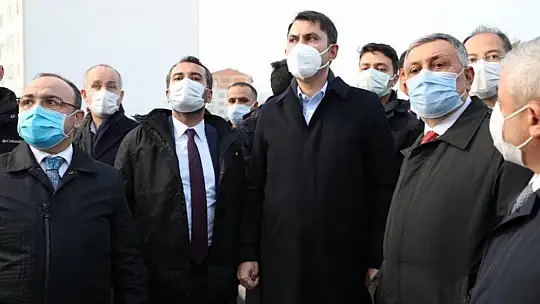 Bakan Kurum, öğretmeni ile görüntülü görüştü