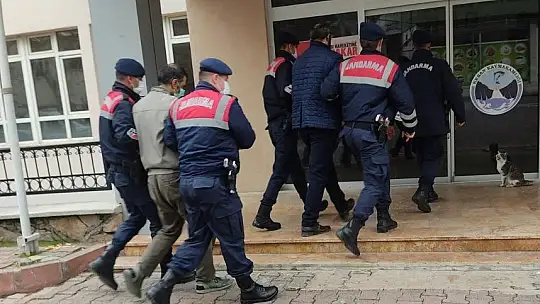 Bakır kazan çalan 2 şüpheli