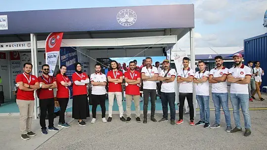 Başkan Şerifoğulları'nın destek verdiği öğrenciler finalde