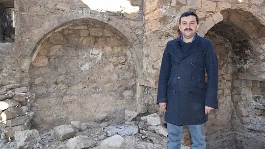 Baskil Kaymakamı Yılmaz, tarihi mekanlarda incelemelerde bulundu